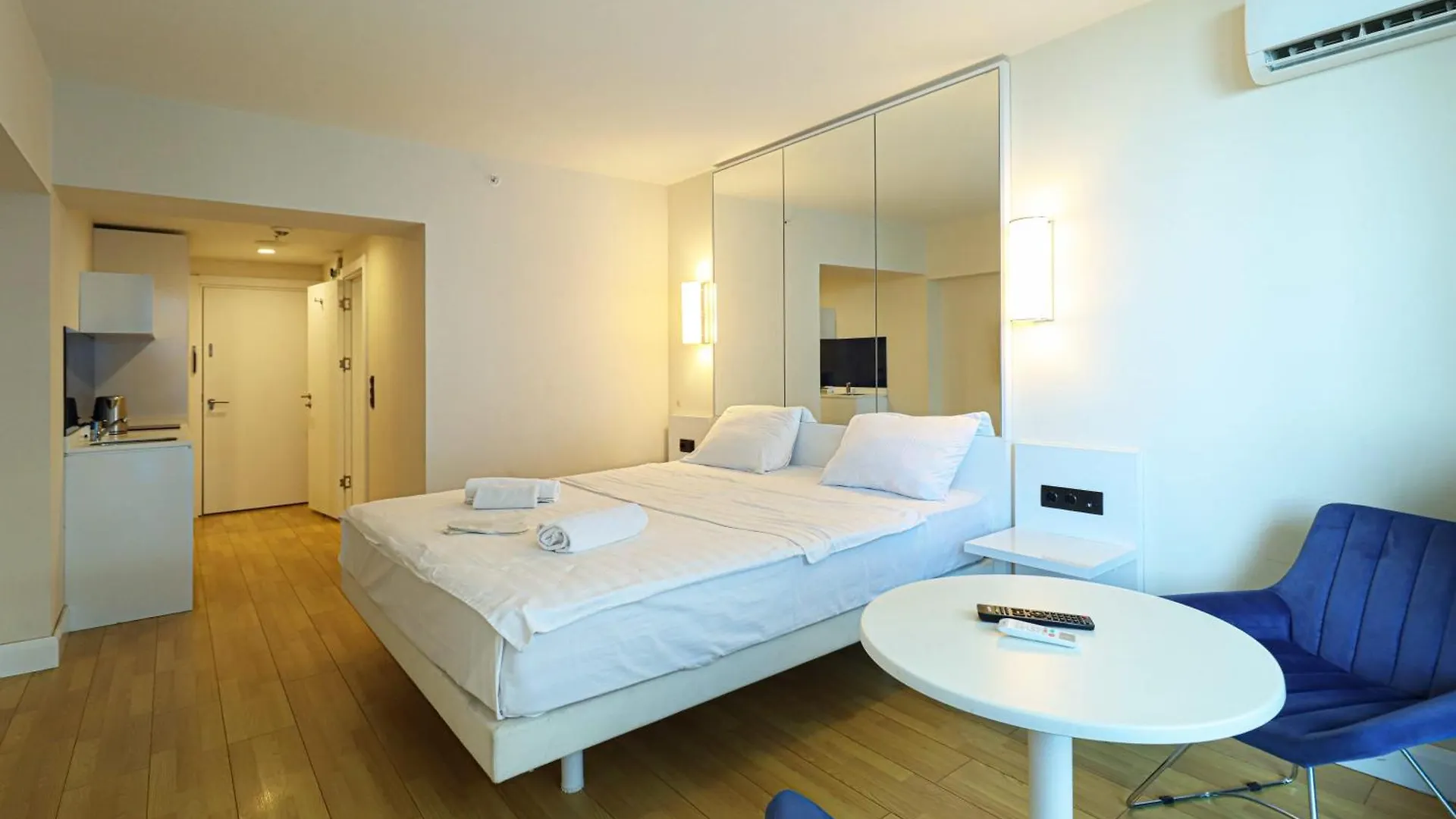 Cozy And Stylish Apartment With Sea View In Batum