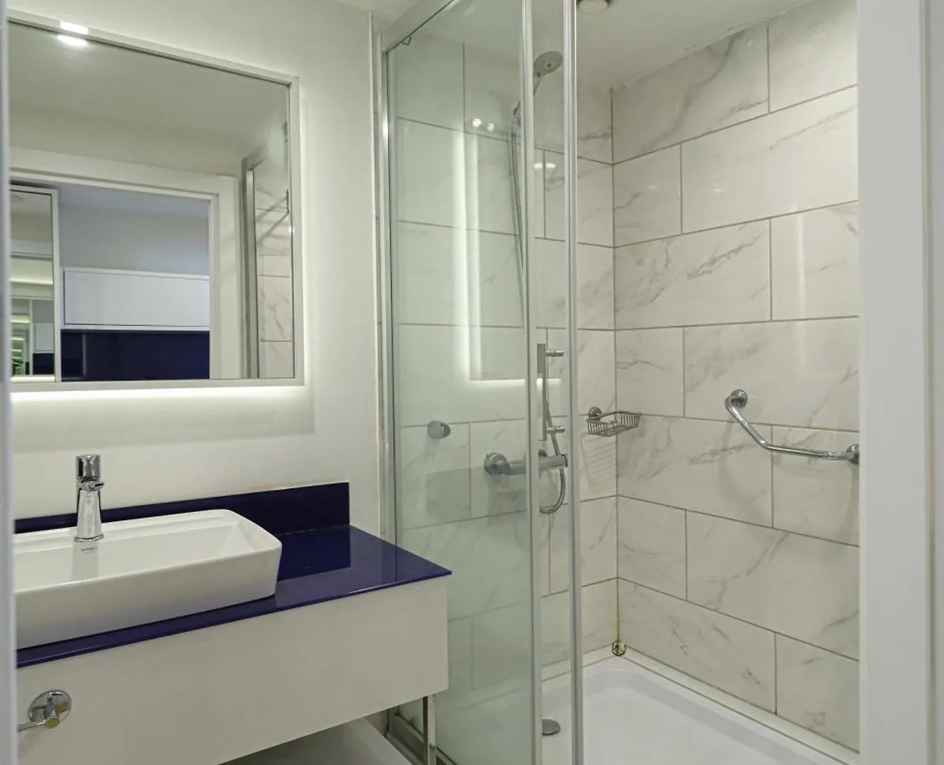 Cozy And Stylish Apartment With Sea View In Batum