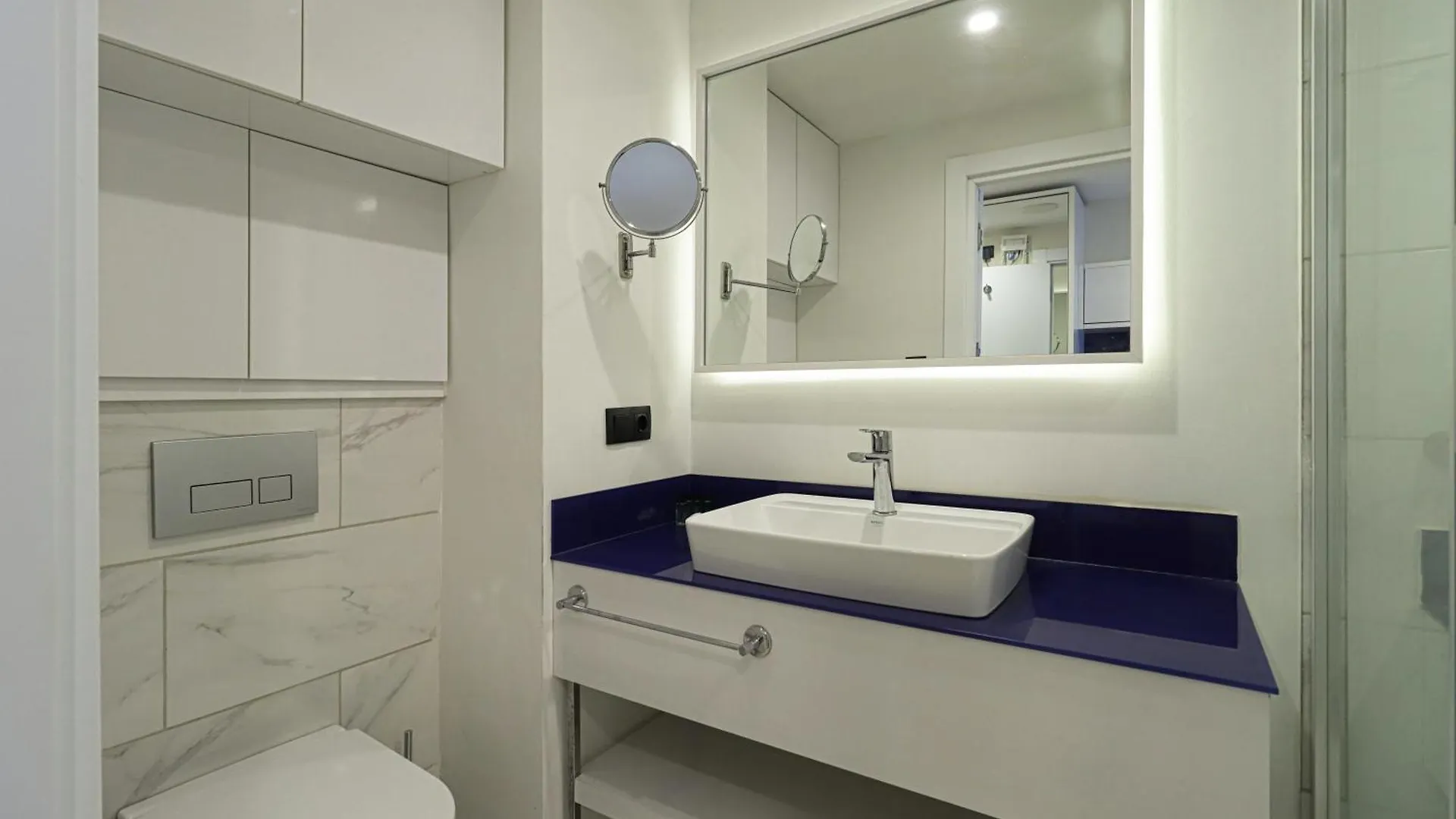 Cozy And Stylish Apartment With Sea View In Batum