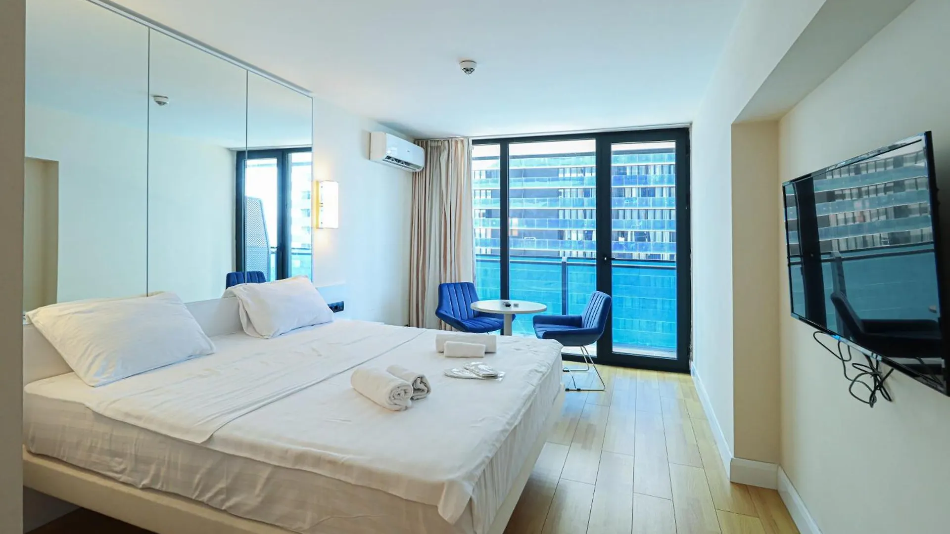 Cozy And Stylish Apartment With Sea View In Batum